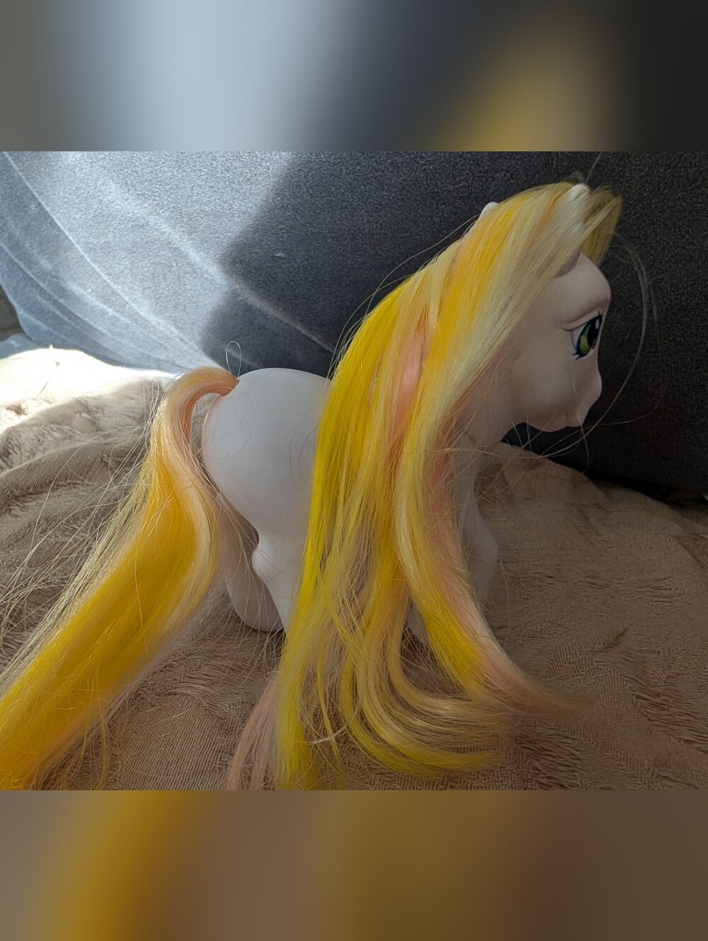 Vintage My Little Pony G3 Golden Delicious White 2005 Hasbro MLP - Picture 3 of 7
